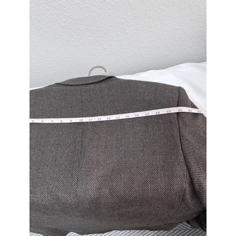 Bachrach herringbone button